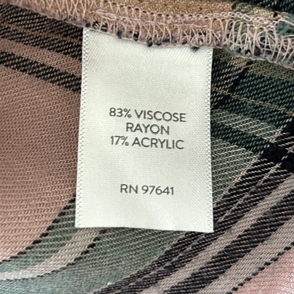 J Jill Plaid Shirt w Patch Pocket Pink w Green w MEASUREMENTS! - Picture 8 of 11